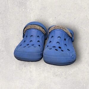 Crocs, little kids blue, fur lined slip on clogs size‎ C7